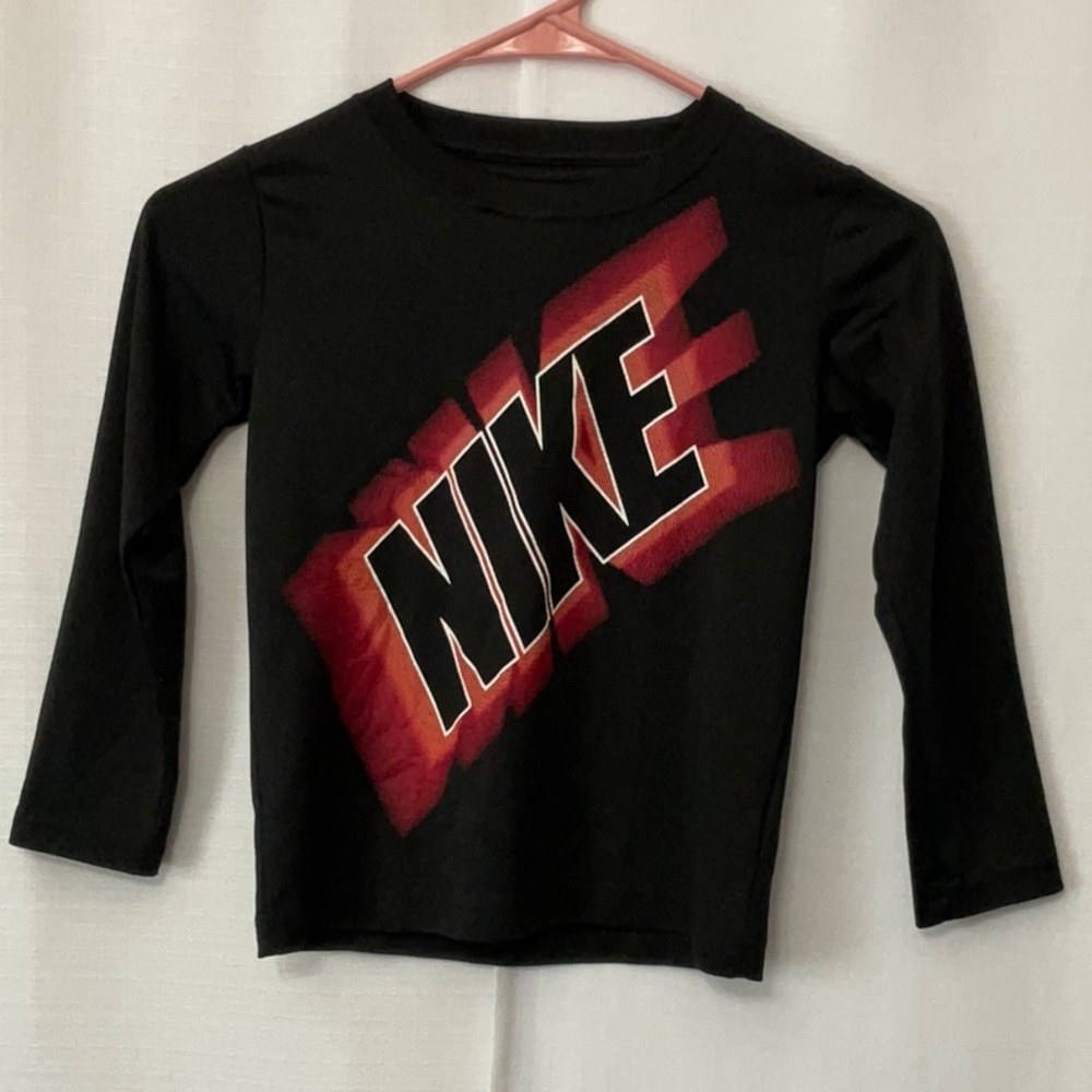 Nike Size 6 Kids Black Long Sleeve Tee